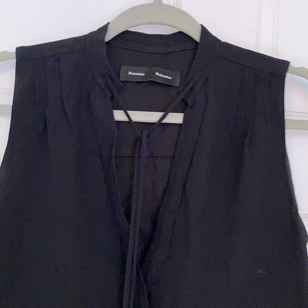 Proenca Schiller sleevless v neck blouse size 0